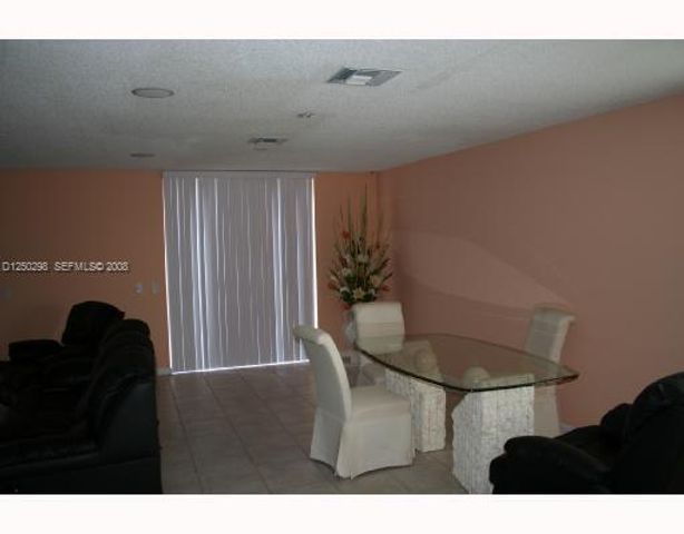 9711 NW 2nd Street, Coral Springs, FL 33071