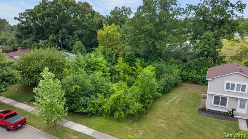 1512 Dicken Drive, Ann Arbor, MI 48103