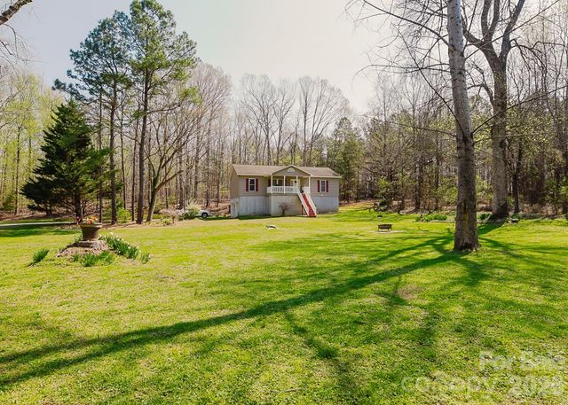 634 E Swannanoa Avenue, Liberty, NC 27298