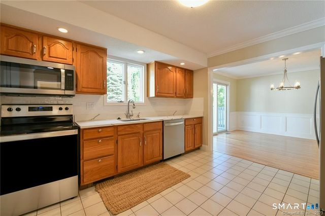 16 Harold Road 16, Farmington, CT 06032