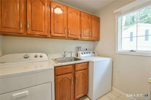 16 Harold Road 16, Farmington, CT 06032