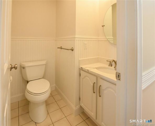 16 Harold Road 16, Farmington, CT 06032