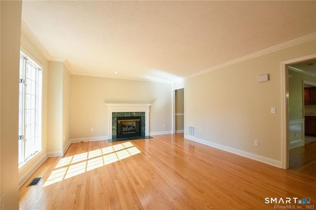 16 Harold Road 16, Farmington, CT 06032