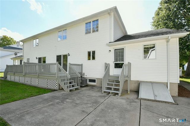 16 Harold Road 16, Farmington, CT 06032