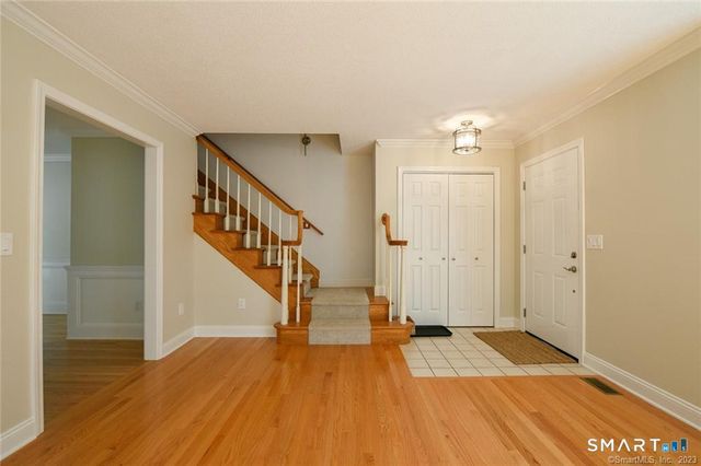 16 Harold Road 16, Farmington, CT 06032
