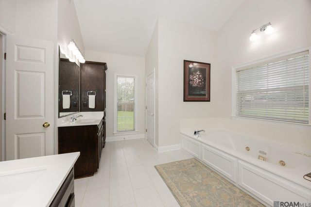 13407 N Amiss Rd, Baton Rouge, LA 70810