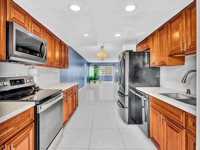 1400 S 19th Ave 1, Hollywood, FL 33020