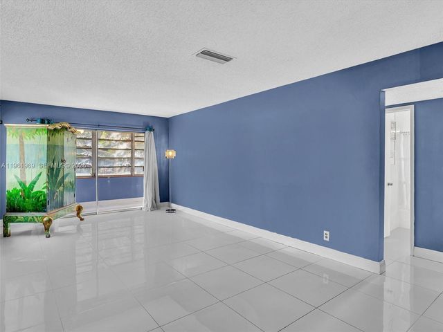 1400 S 19th Ave 1, Hollywood, FL 33020