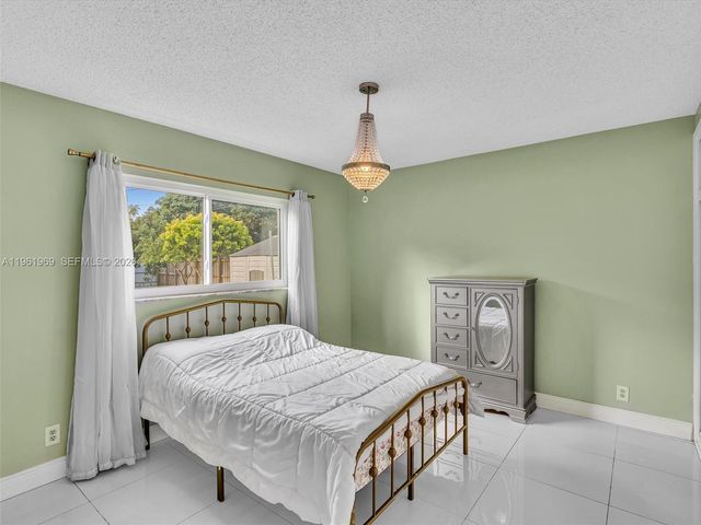 1400 S 19th Ave 1, Hollywood, FL 33020