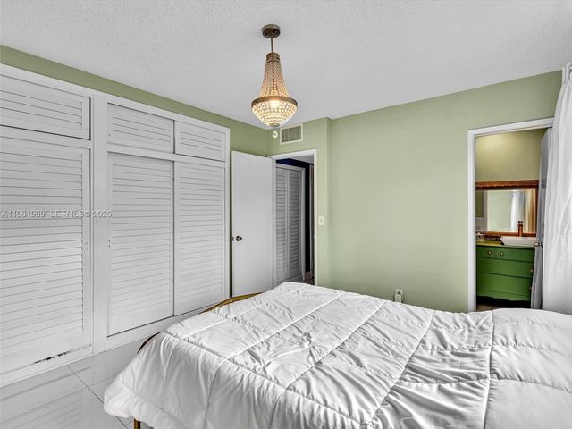 1400 S 19th Ave 1, Hollywood, FL 33020