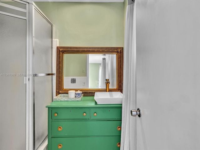 1400 S 19th Ave 1, Hollywood, FL 33020