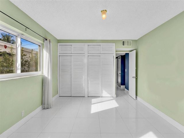 1400 S 19th Ave 1, Hollywood, FL 33020