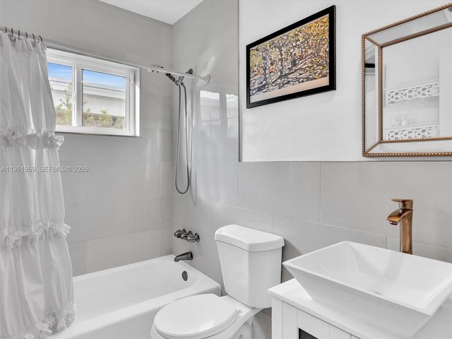 1400 S 19th Ave 1, Hollywood, FL 33020