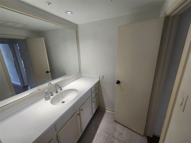 5150 Hidalgo Street 1403, Houston, TX 77056
