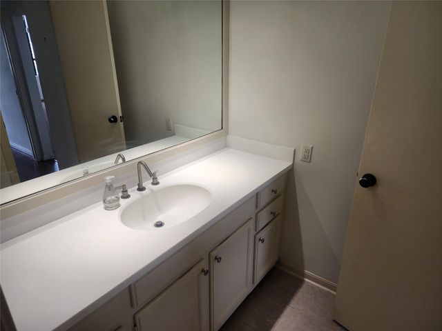 5150 Hidalgo Street 1403, Houston, TX 77056