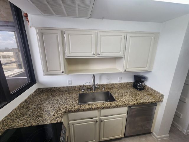 5150 Hidalgo Street 1403, Houston, TX 77056