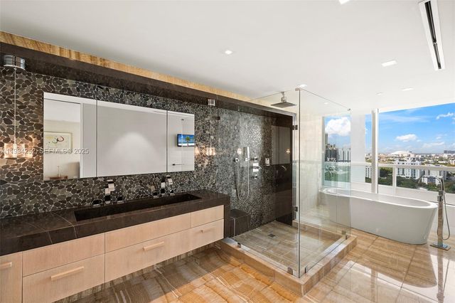 1643 Brickell Ave 2304, Miami, FL 33129