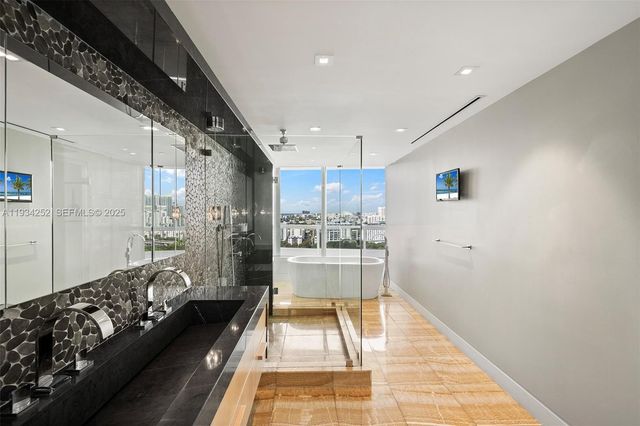 1643 Brickell Ave 2304, Miami, FL 33129