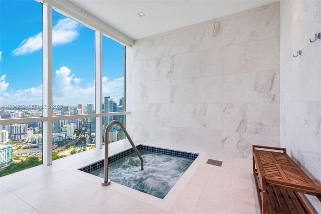 1643 Brickell Ave 2304, Miami, FL 33129