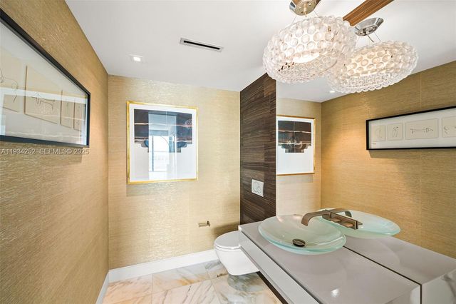 1643 Brickell Ave 2304, Miami, FL 33129