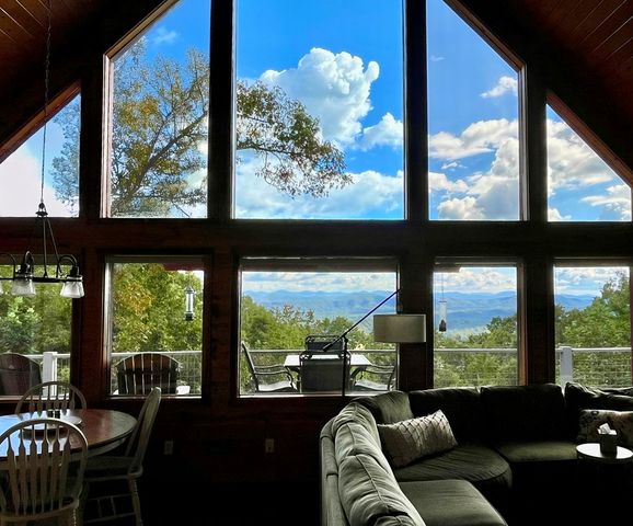 111 Trophy Buck Pointe, Murphy, NC 28906