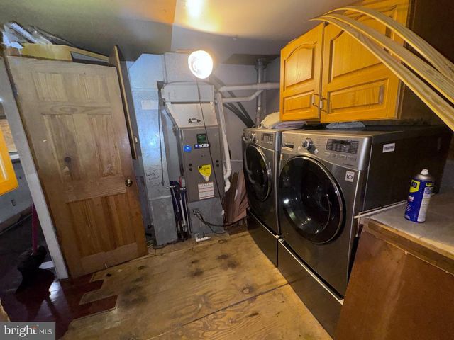 33 MAIN ST, Pennsville, NJ 08070