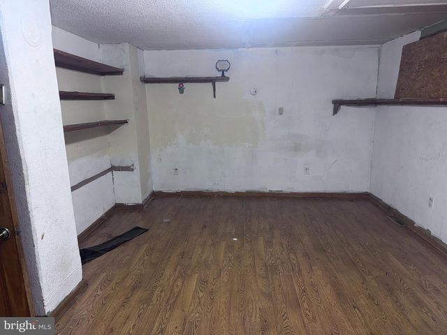 33 MAIN ST, Pennsville, NJ 08070