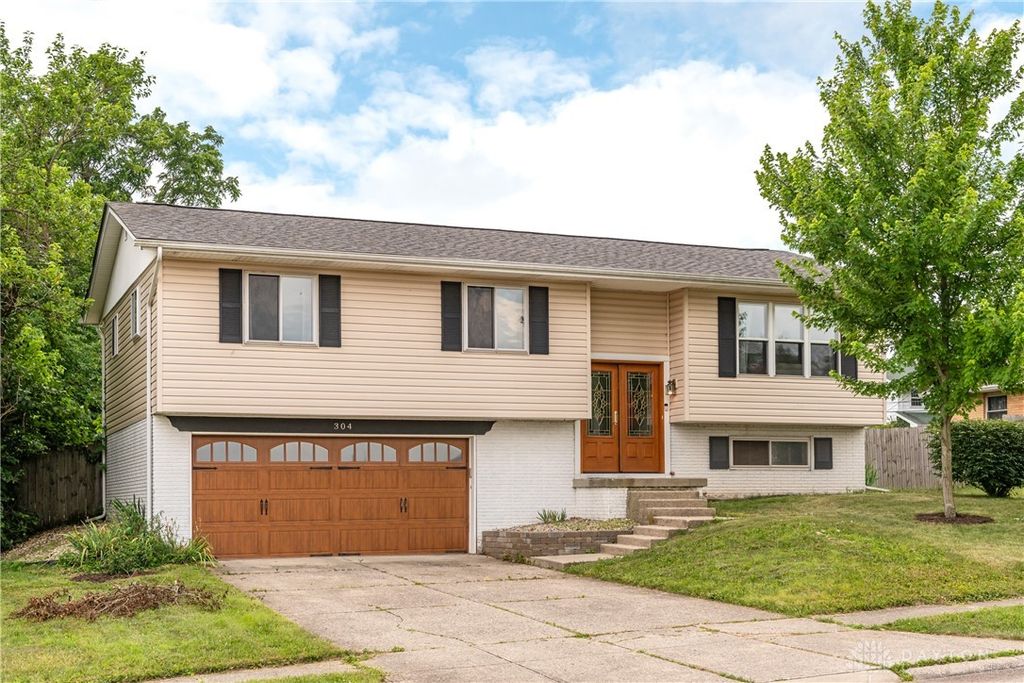 304 Fairway Drive, Fairborn, OH 45324