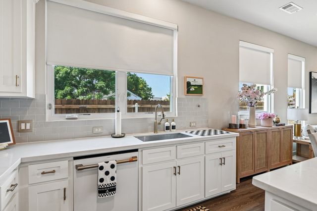 322 Templeton Drive, Fort Worth, TX 76107