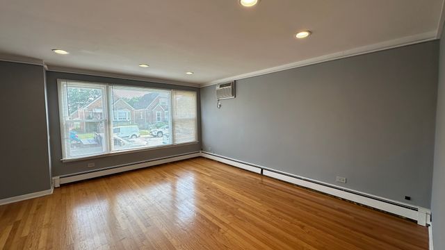 6118 W Gunnison Street 1, Chicago, IL 60630