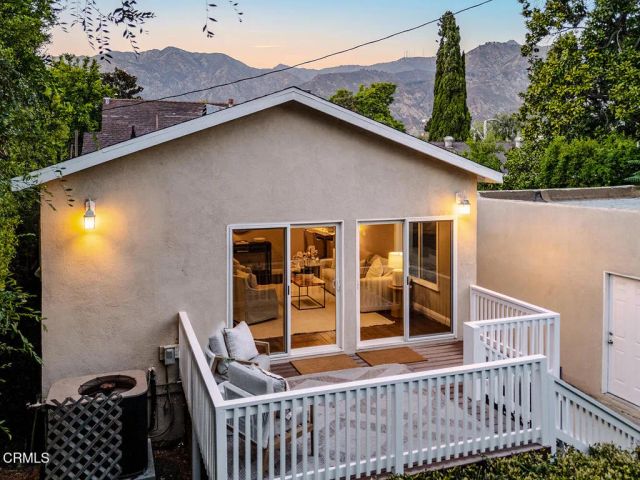 2064 Galbreth Road, Pasadena, CA 91104