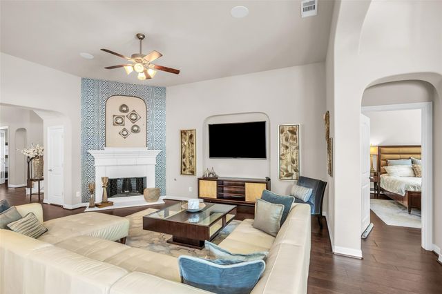 246 Hearthshire Circle, The Woodlands, TX 77354