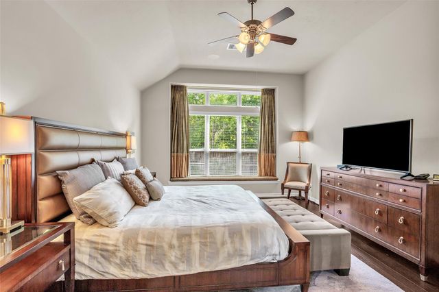 246 Hearthshire Circle, The Woodlands, TX 77354