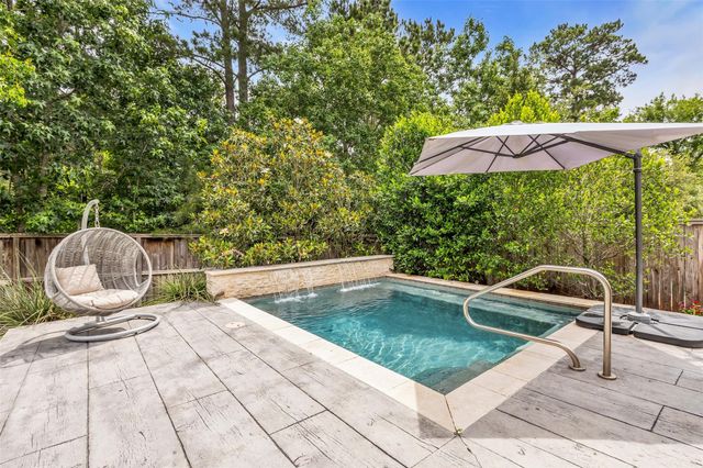 246 Hearthshire Circle, The Woodlands, TX 77354