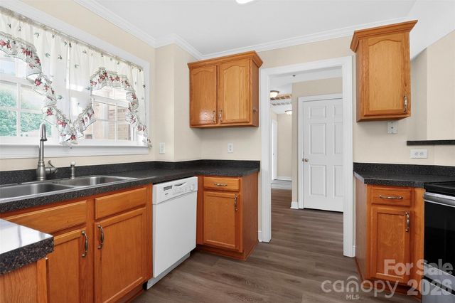 2823 Gourdvine Drive, Marshville, NC 28103