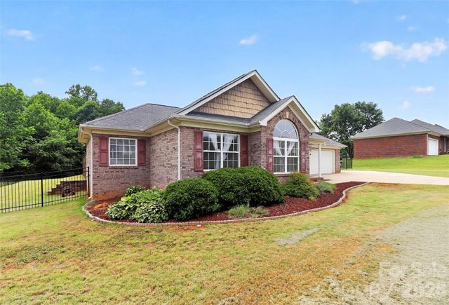 2823 Gourdvine Drive, Marshville, NC 28103