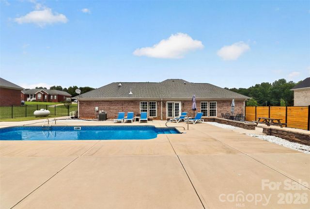 2823 Gourdvine Drive, Marshville, NC 28103