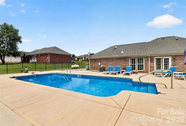 2823 Gourdvine Drive, Marshville, NC 28103