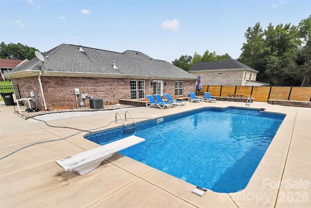 2823 Gourdvine Drive, Marshville, NC 28103