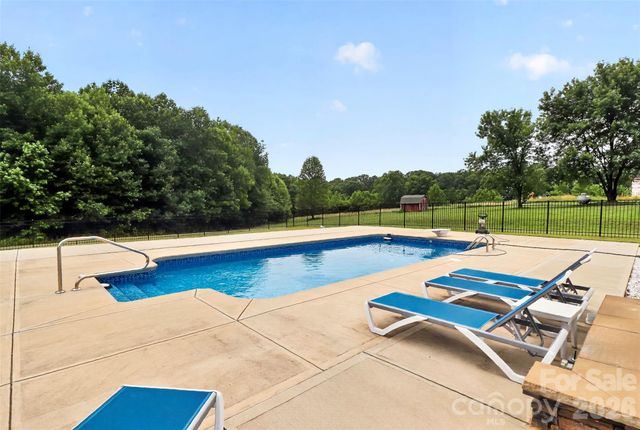 2823 Gourdvine Drive, Marshville, NC 28103