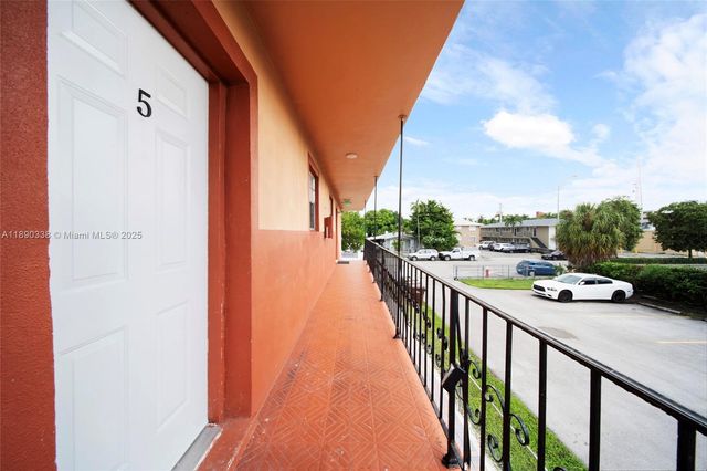 40 W 4th St 2, Hialeah, FL 33010