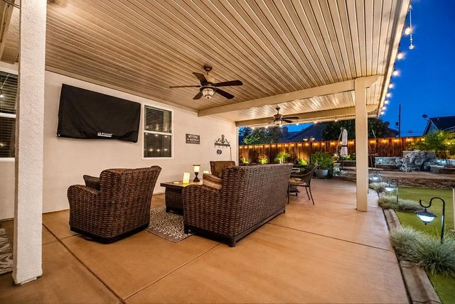 503 Franklin Ln, Ripon, CA 95366