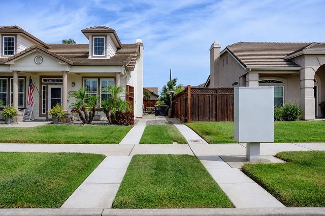 503 Franklin Ln, Ripon, CA 95366