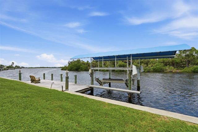 470 SPRING LAKE BOULEVARD NW, Port Charlotte, FL 33952