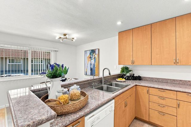 552 Crimsonberry Way, San Jose, CA 95129