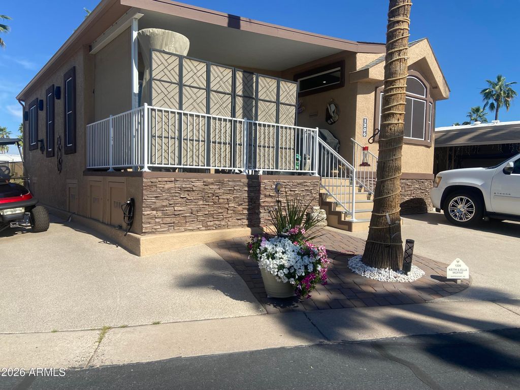 1306 W Chesapeake Drive, Apache Junction, AZ 85119 — exterior