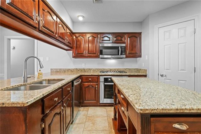 8500 Vintage Woods Drive, Mobile, AL 36619