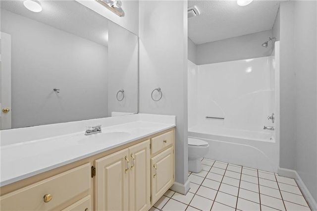 8500 Vintage Woods Drive, Mobile, AL 36619