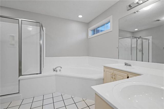 8500 Vintage Woods Drive, Mobile, AL 36619