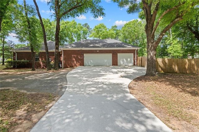 8500 Vintage Woods Drive, Mobile, AL 36619